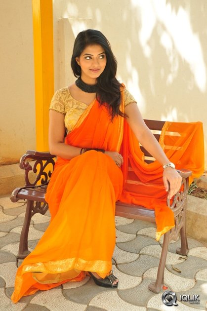 Kashmira-Kulkarni-at-Drushya-Kavyam-Movie-Success-Meet